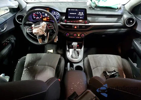 2024 Kia Forte Lxs z USA, uszkodzony, nr VIN 3KPF24AD4RE798830